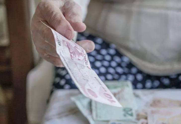 Yarış kızıştı, bankalar emeklilerin peşine düştü! En yüksek promosyon veren banka belli oldu! İşte o liste 13