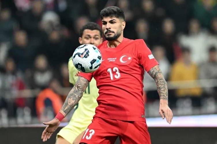 Bu transfer haberi Trabzonspor Taraftarını ikiye böldü! Galatasaray, Bordo Mavili milli futbolcu ile anlaştı 11