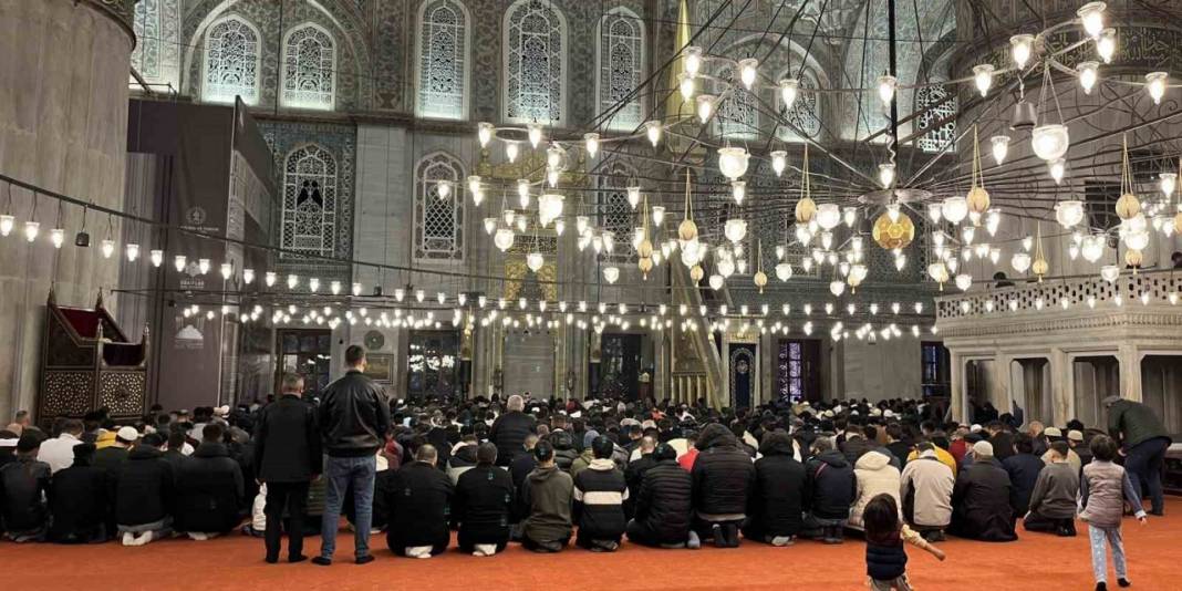 28 Şubat ilk Teravih namazı bu akşam başlıyor: Teravih Namazı nasıl kılınır? Teravih Namazı Kaç Rekattan Oluşur? 5