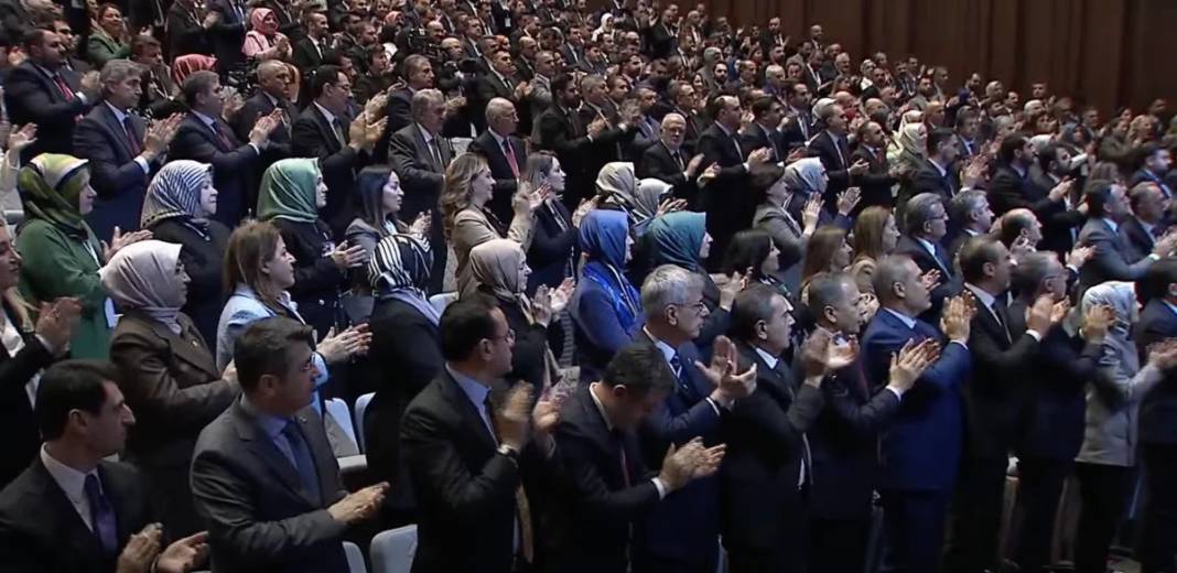 Erdoğan Özgür Özel'e çok sert konuştu:  Başkomutan olarak söylüyorum ayağını denk al, almazsan denk almasını bildiririz 6