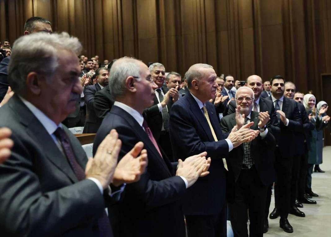 Erdoğan Özgür Özel'e çok sert konuştu:  Başkomutan olarak söylüyorum ayağını denk al, almazsan denk almasını bildiririz 8