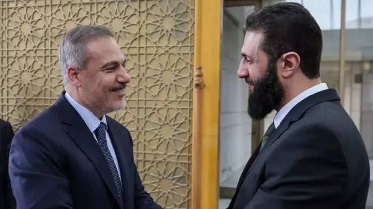 Suriye'de geçiş dönemi için yeni gelişme! Devlet başkanı olmak için o şart aranacak! 4