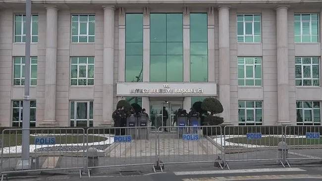 Beykoz Belediye Başkanı Alaattin Köseler, ihaleye fesat karıştırma suçundan tutuklanarak cezaevine gönderildi 5