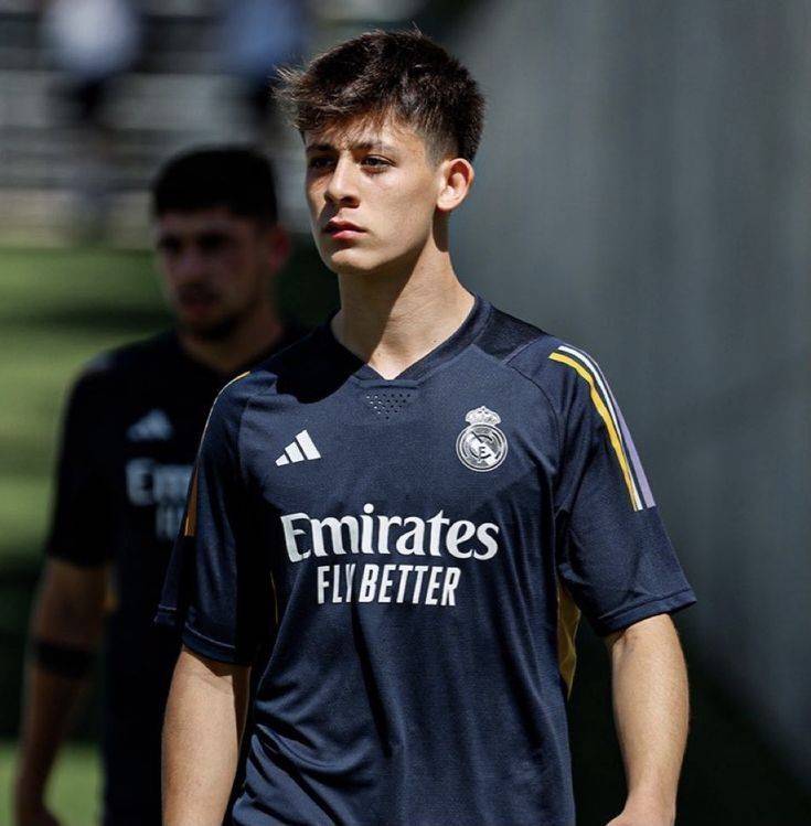 Arda Güler hakkında flaş haber! İspanyol basını duyurdu: Arda Güler Real Madrid ile yolları ayırıyor mu? 6