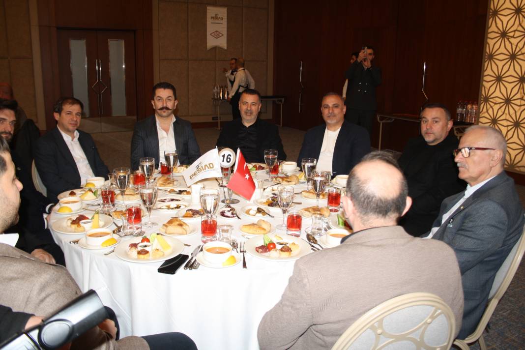 Pendik Böyle bir buluşmayı özlemişti! PESİAD'dan yoğun katılımlı iftar yemeği 11