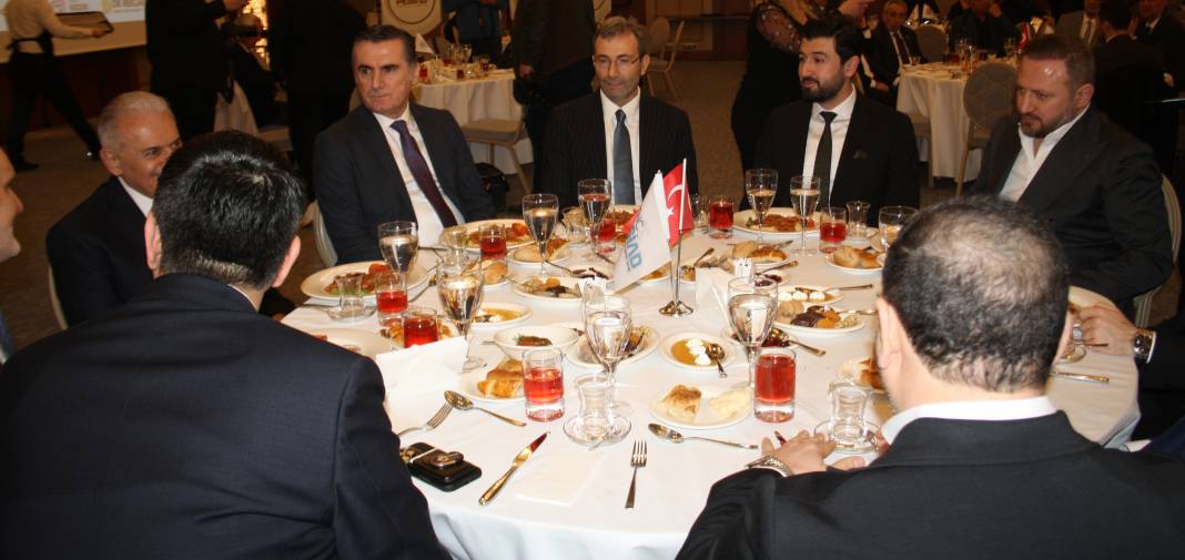 Pendik Böyle bir buluşmayı özlemişti! PESİAD'dan yoğun katılımlı iftar yemeği 3
