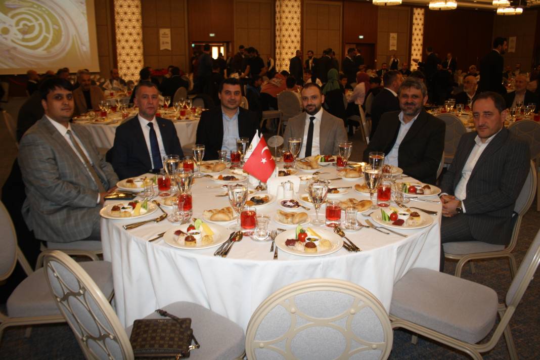 Pendik Böyle bir buluşmayı özlemişti! PESİAD'dan yoğun katılımlı iftar yemeği 9