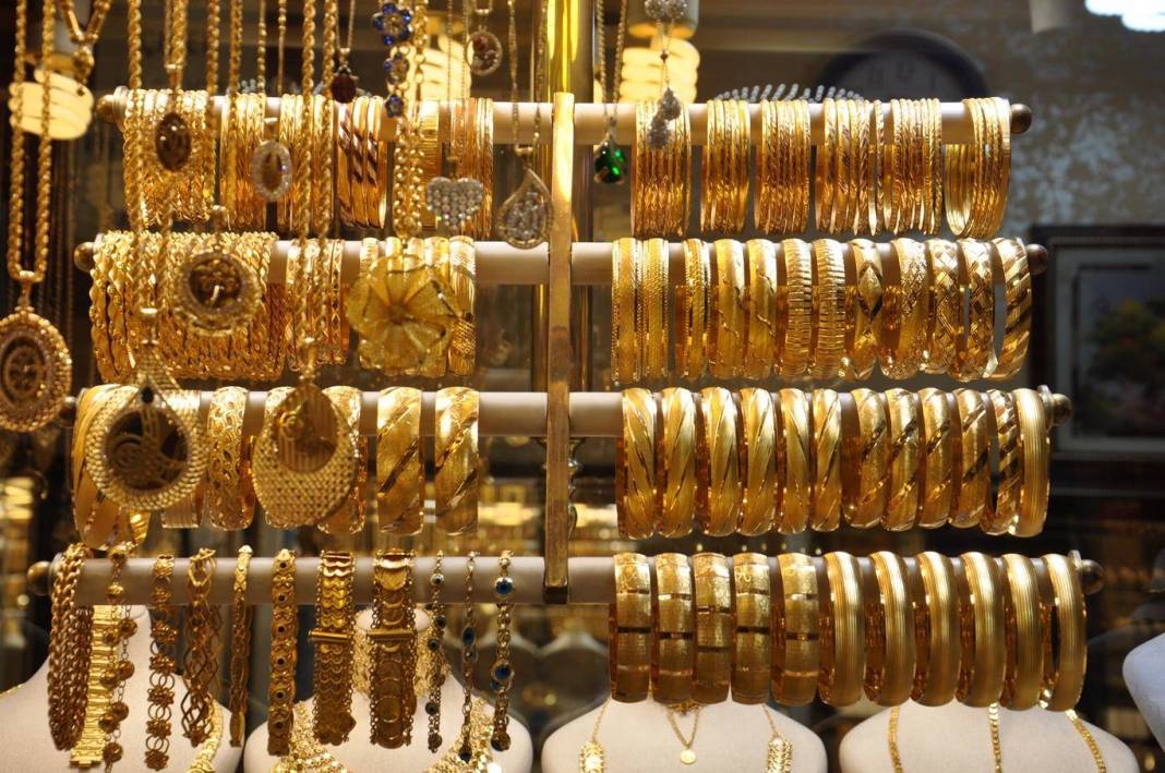 Altın fiyatları tavan yaptı: Gram 4 bin lira sınırına ulaştı! Çeyrek ve gram altın fiyatlrı bugün ne kadar, kaç TL? 1