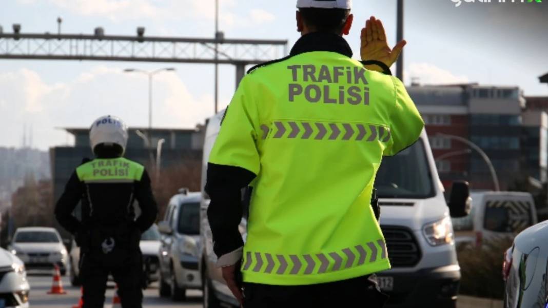 Yeni düzenlenen kanun kabul edildi! İşte yeni uygulanacak trafik cezalarının maddeleri... 17