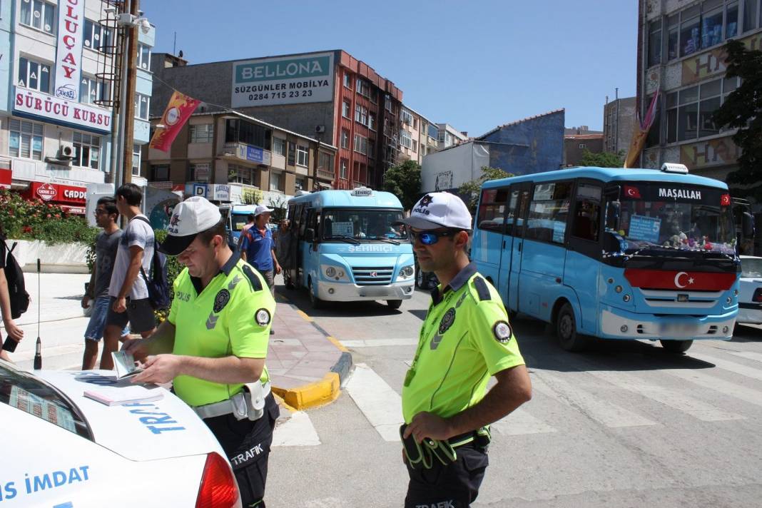 Yeni düzenlenen kanun kabul edildi! İşte yeni uygulanacak trafik cezalarının maddeleri... 12