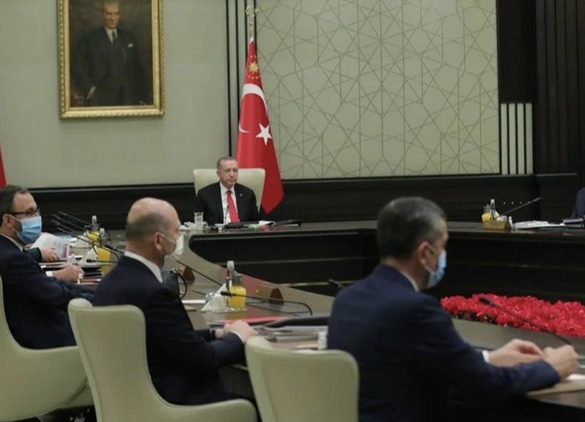 Kabine değişikliği tekrar gündemde! 8 bakan gidiyor 8 bakan geliyor! 4