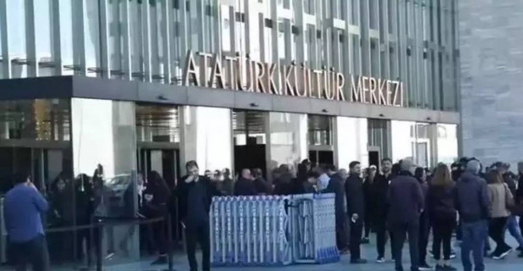 Sırrı Süreyya Önder'e veda! Yoğun katılım töreniyle ebediyete uğurlandı 11
