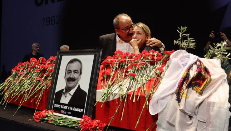 Sırrı Süreyya Önder'e veda! Yoğun katılım töreniyle ebediyete uğurlandı 10