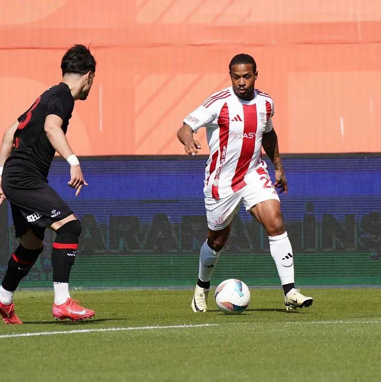 Siltaş Yapı Pendikspor, Fatih Karagümrük'ü yenerek derin bir oh çekerek ligde kalmayı garantiledi 3