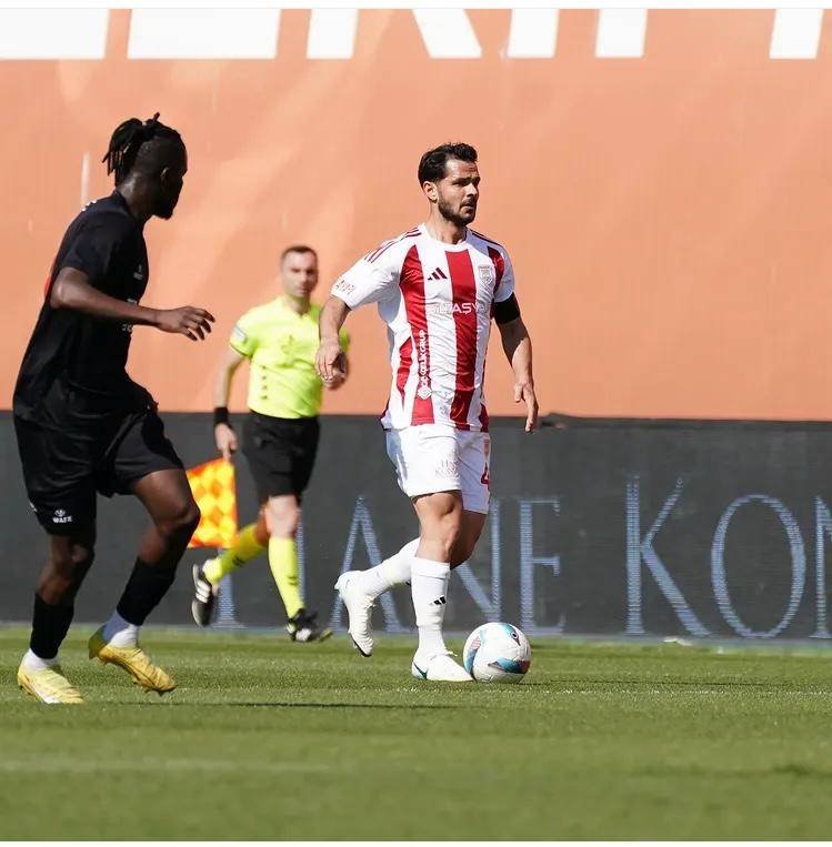 Siltaş Yapı Pendikspor, Fatih Karagümrük'ü yenerek derin bir oh çekerek ligde kalmayı garantiledi 5