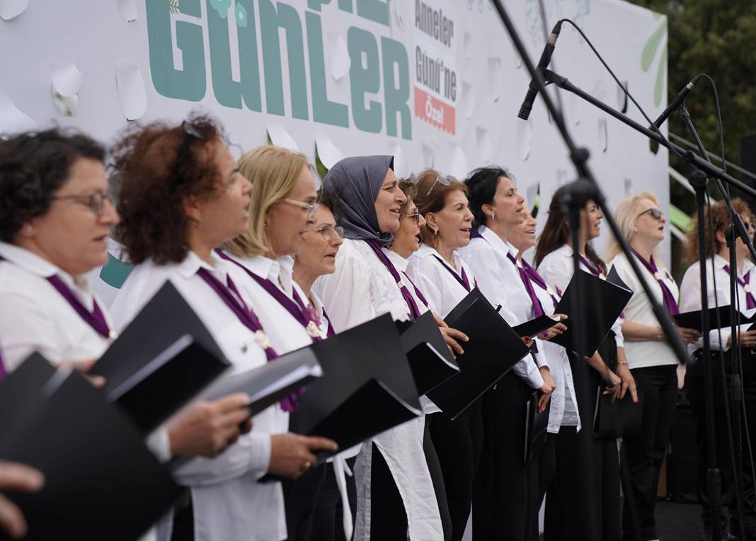 Tuzla'da anneler günü kadın emeği ile taçlandırıldı 7