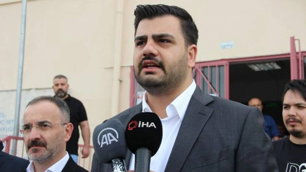 AK Partili Eyyüp Kadir İnan, masadaki son seçim anketini açıkladı: Hedefimiz daha yüksek rakamlara ulaşmak 5