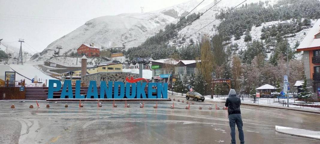 Erzurum'a Mayıs ayının ortasında kar sürprizi! Şehir beyaza büründü 3