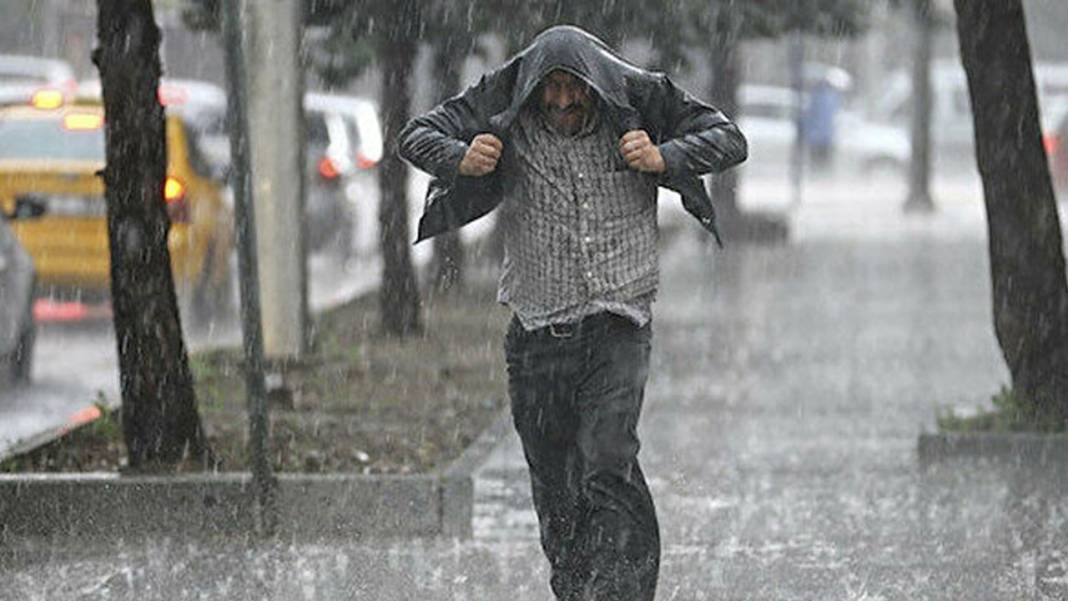 Meteoroloji'den o bölgelere sağanak ve fırtına uyarısı! 2