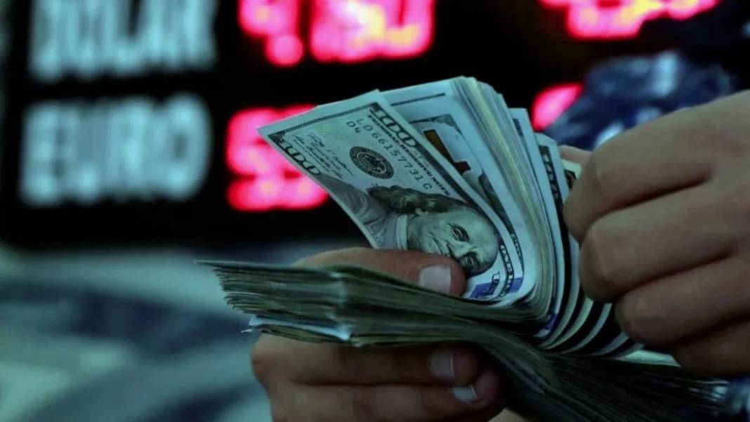 Dolarda tarihi çakılma: ABD'nin parası gözden düşüyor! 1