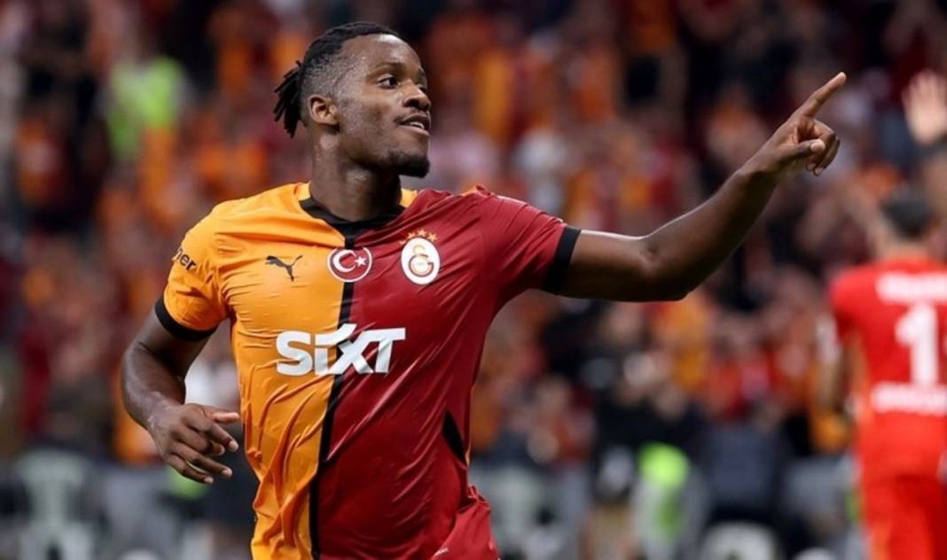 Yıldız futbolcunun yeni imajı şaşkınlık yarattı! Michy Batshuayi'nin sokakta başörtülü hali viral oldu 2