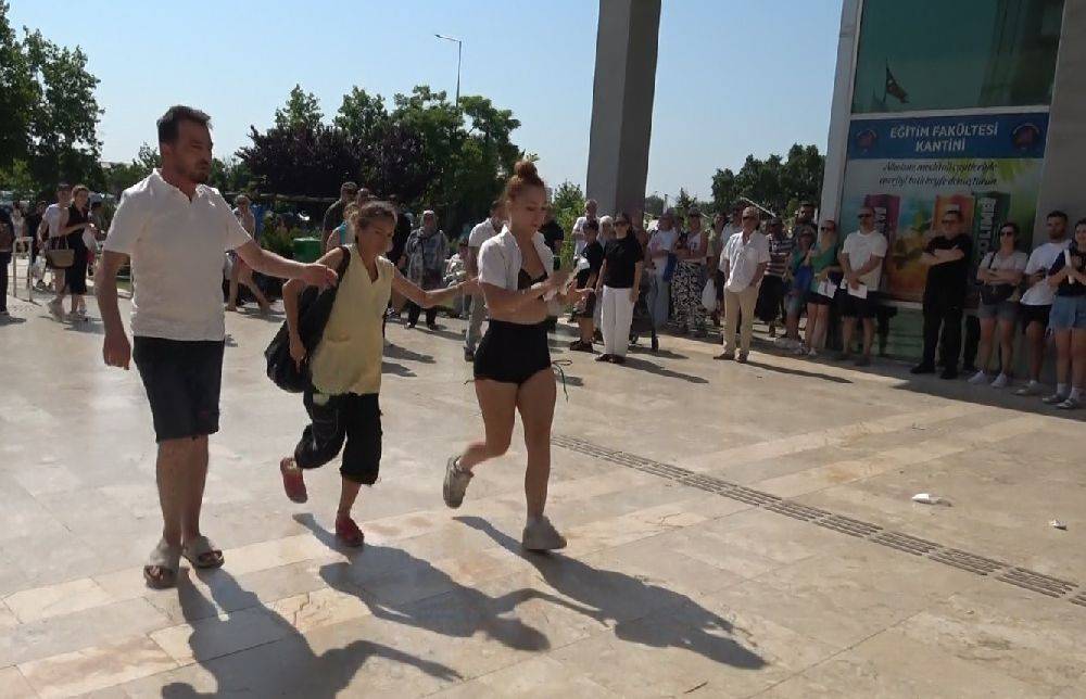 YKS'ye girememişti: O, genç kızın kıyafet tartışmasına Sabahat Akkiraz da katıldı 4