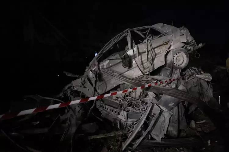 İran'dan İsrail'e süpersonik füzeli yeni saldırı: Yıkımın boyutu ortaya çıktı 3