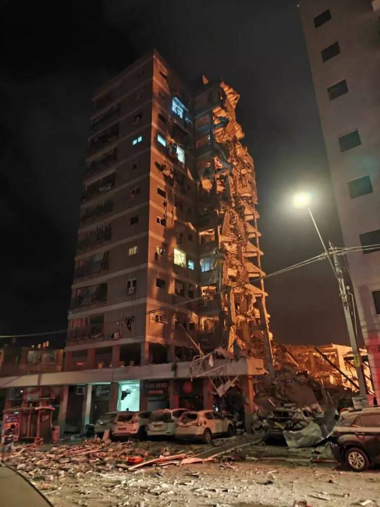 İran'dan İsrail'e süpersonik füzeli yeni saldırı: Yıkımın boyutu ortaya çıktı 6