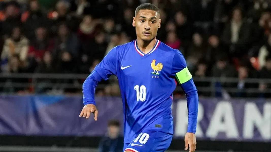 'On numara' iddia! Galatasaray'da Mertens’in yerine Enzo Millot mu geliyor? Enzo Millot kimdir, kaç yaşında, piyasa değeri ne kadar? 2