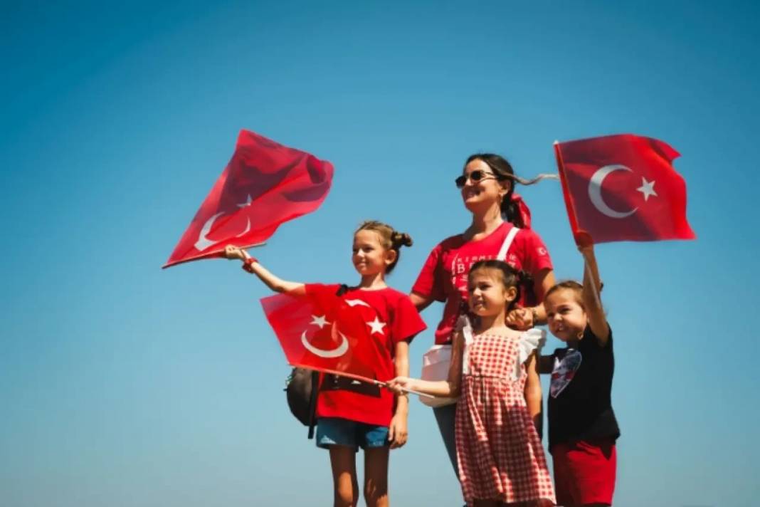 15 Temmuz 2025 resmi tatil mi? Hangi kurumlar kapalı olacak, işte ayrıntılar... 1