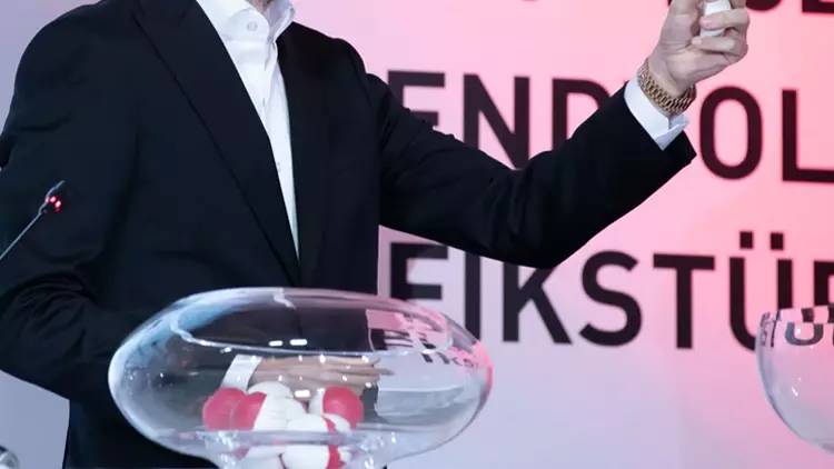 2025-2026 futbol sezonu için Süper Lig fikstürü çekildi: İşte ilk hafta maçları ve derbi haftaları... 1