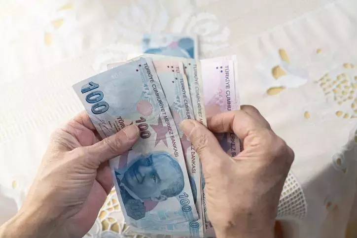Bankalar arası promosyon yarışı kızıştı! En yüksek emekli maaş promosyonu veren banka hangisi? 2025 emekli maaş promosyon rakamları 10
