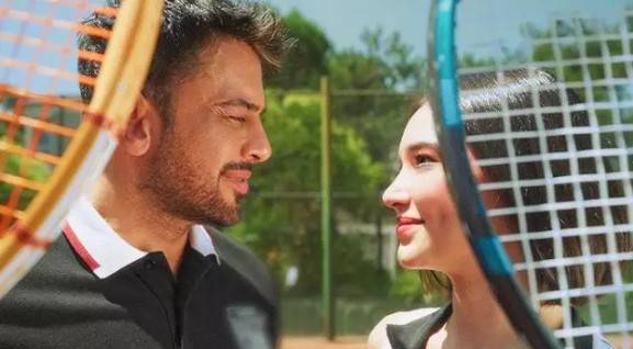 Emre Altuğ'dan gündemi sallayan klip: Partneriyle çekilen, o görüntüler çok konuşuldu! 1