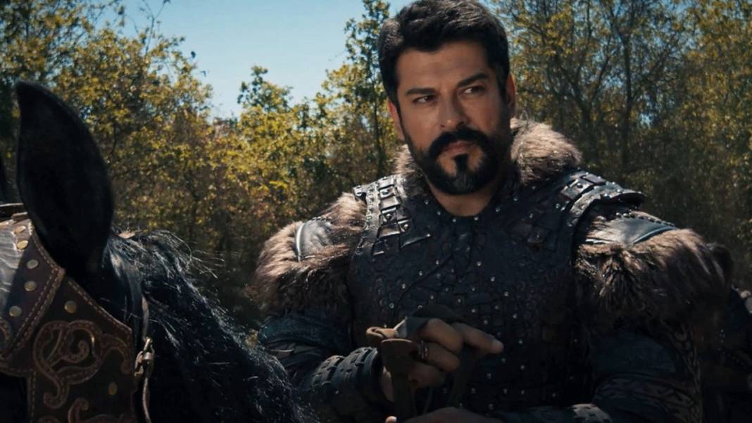 Setlere veda eder etmez imajını yeniledi: Burak Özçivit'in yeni imajına ilk yorum Banu Alkan'dan geldi! 1