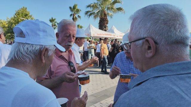 CHP Pendik İlçe Başkanlığı’ndan 5000 Kişilik Aşure İkram Eti 8
