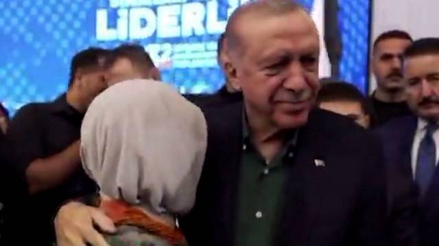 Başkan Erdoğan'ın tarihi konuşmasında tarihi anlar: Emine Erdoğan göz yaşlarına hakim olamadı 7