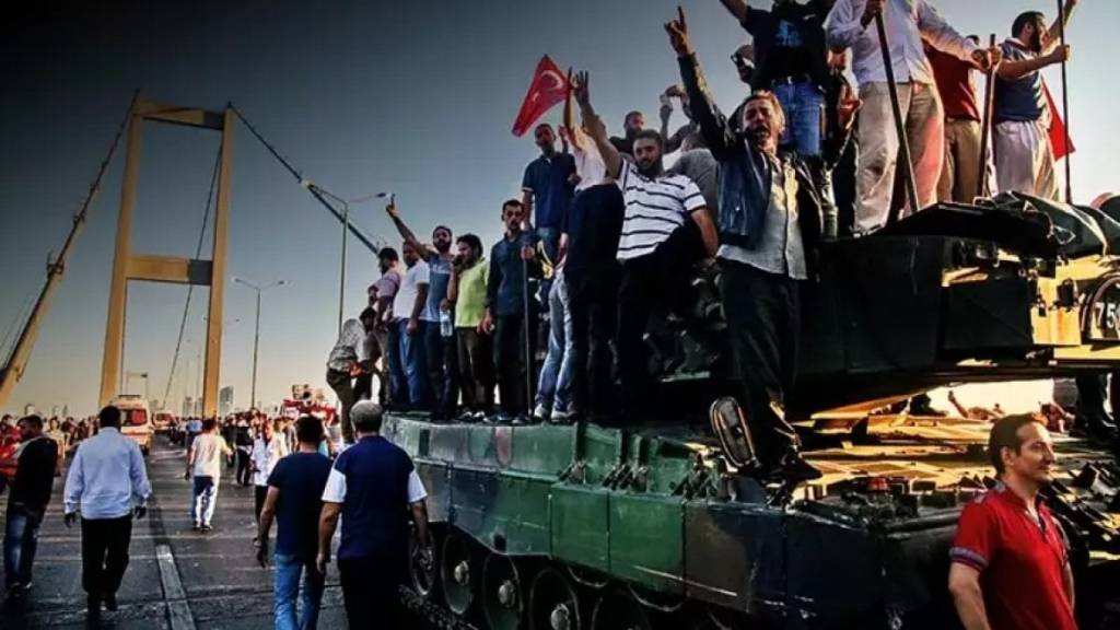 15 Temmuz hain FETÖ darbe girişiminin 9. yılı: Bir gecede yeniden doğduk! İşte 15 Temmuz gecesi yaşananlar 5