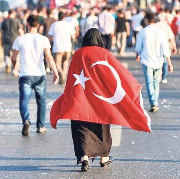 15 Temmuz hain FETÖ darbe girişiminin 9. yılı: Bir gecede yeniden doğduk! İşte 15 Temmuz gecesi yaşananlar 4