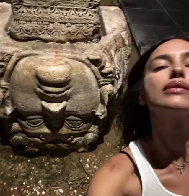 Irina Shayk İstanbul'da: Yerebatan Sarnıcı'na hayran kaldı... 6