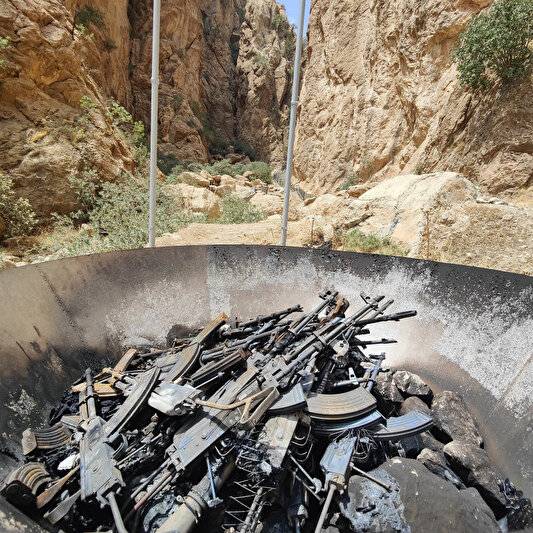 Terör örgütü PKK'lılar silahları böyle yaktı! Terörsüz Türkiye hedefinde tarihi gün: İşte o tarihi anlar 11