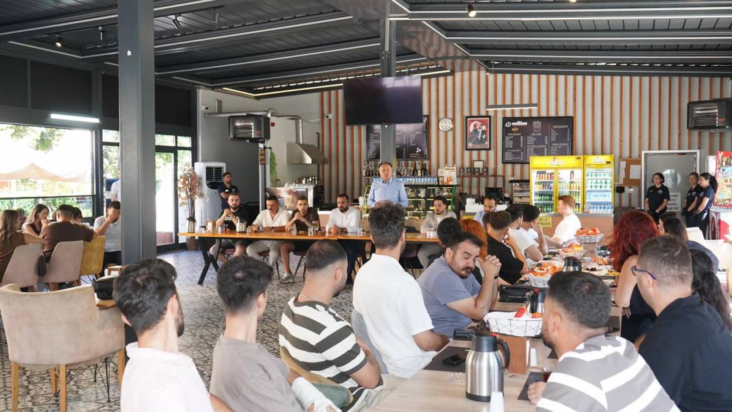 CHP Pendik gençlerle kahvaltıda buluştu: CHP gençliğin her zaman yanında 4