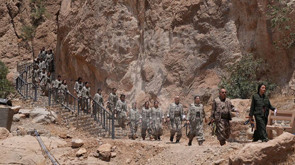 Terör örgütü PKK'lılar silahları böyle yaktı! Terörsüz Türkiye hedefinde tarihi gün: İşte o tarihi anlar 8