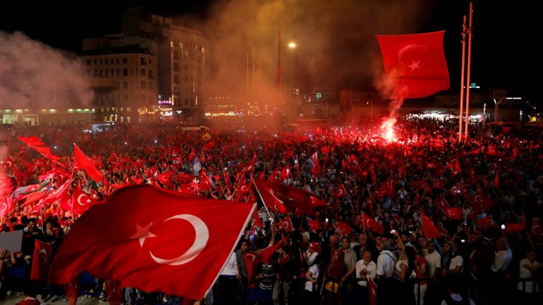 15 Temmuz 2025 resmi tatil mi? Hangi kurumlar kapalı olacak, işte ayrıntılar... 7