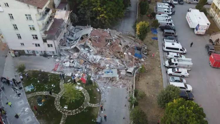 Depreminin boyutları hava aydınlanınca ortaya çıktı! 6.1 Balıkesir depremin yıkıcı görüntüleri 10