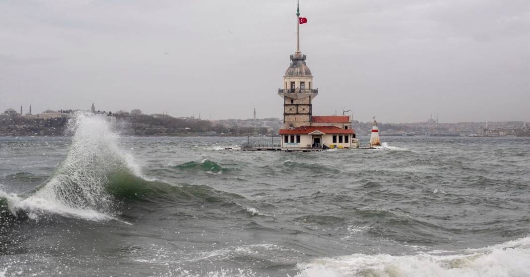 Ağaçları deviren fırtına ne kadar sürecek, hangi bölgelerde etkili olacak? Bugün hava nasıl, Cumartesi hava nasıl olacak? 11