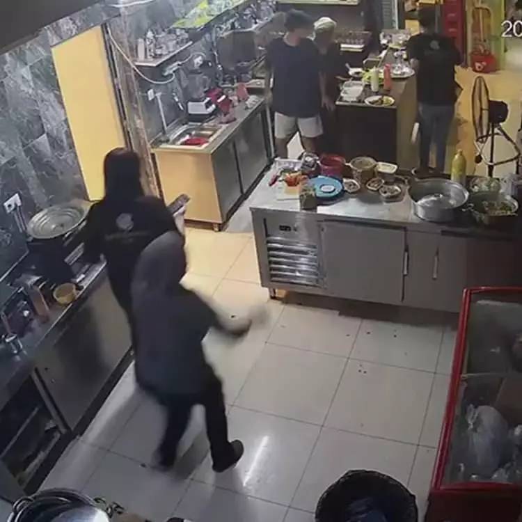 Türkiye 6.1 Sındırgı depremiyle sarsıldı: İşte depreme ilişkin son dakika bilgileri ve görüntüleri 14