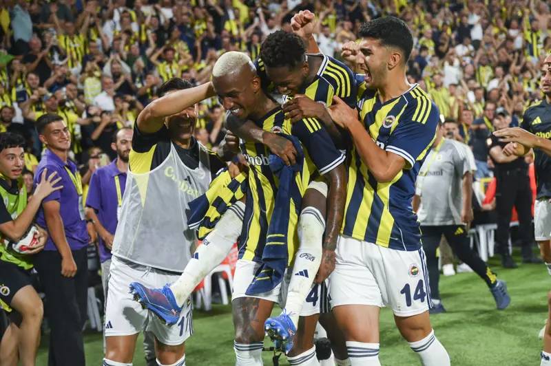 Fenerbahçe farka koştu: Tribünleri coşturdu, dünya rekoru kırdı! 2