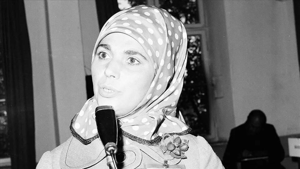 Şule Yüksel Şenler kimdir? Huzur Sokağı'nın yazarı Şule Yüksel Şenler biyografisi 1