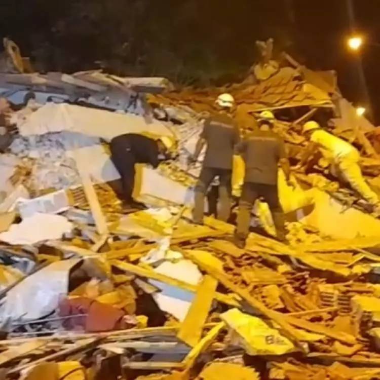 Türkiye 6.1 Sındırgı depremiyle sarsıldı: İşte depreme ilişkin son dakika bilgileri ve görüntüleri 7