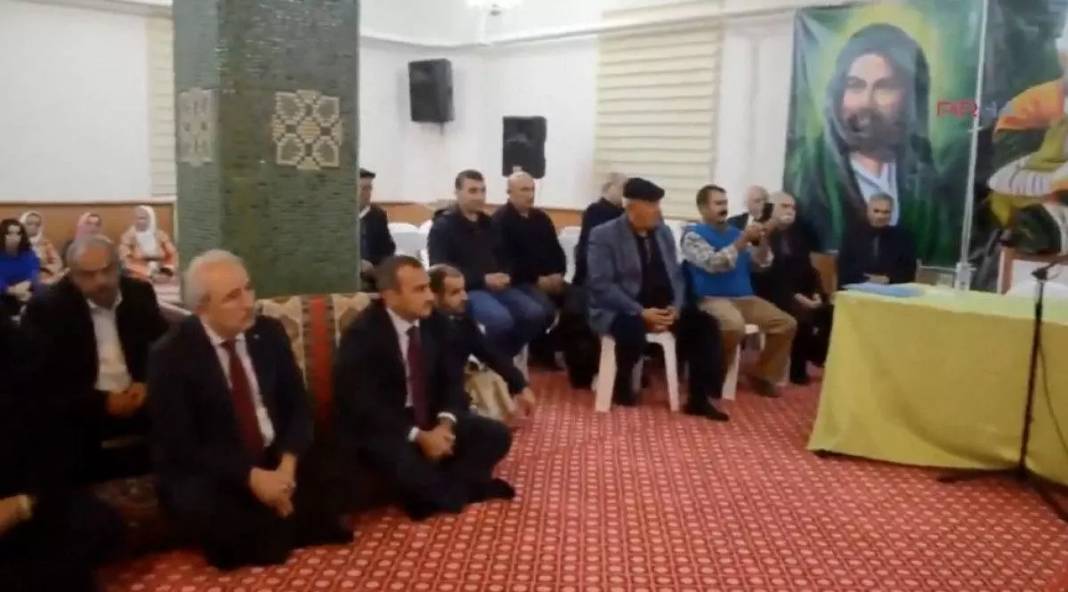 Alevi dede Kur'an-ı Kerim okudu: Linç yağmuruna tutuldu! 6